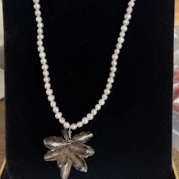 Pearl necklace with beaded pendant - Picture 1 of 3